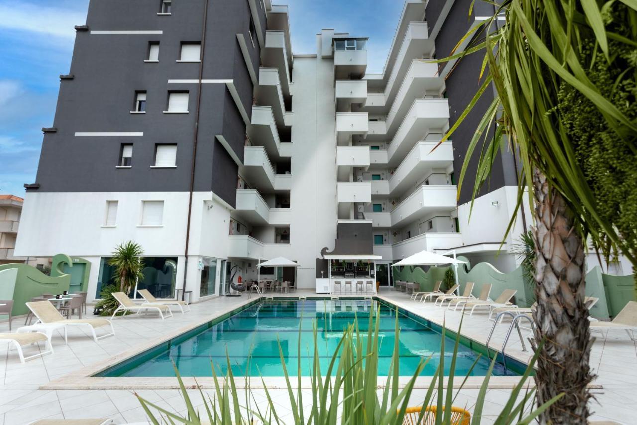 Nero D'Avorio Apartments Rimini Eksteriør billede