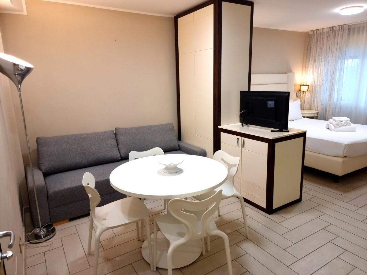 Nero D'Avorio Apartments Rimini Eksteriør billede