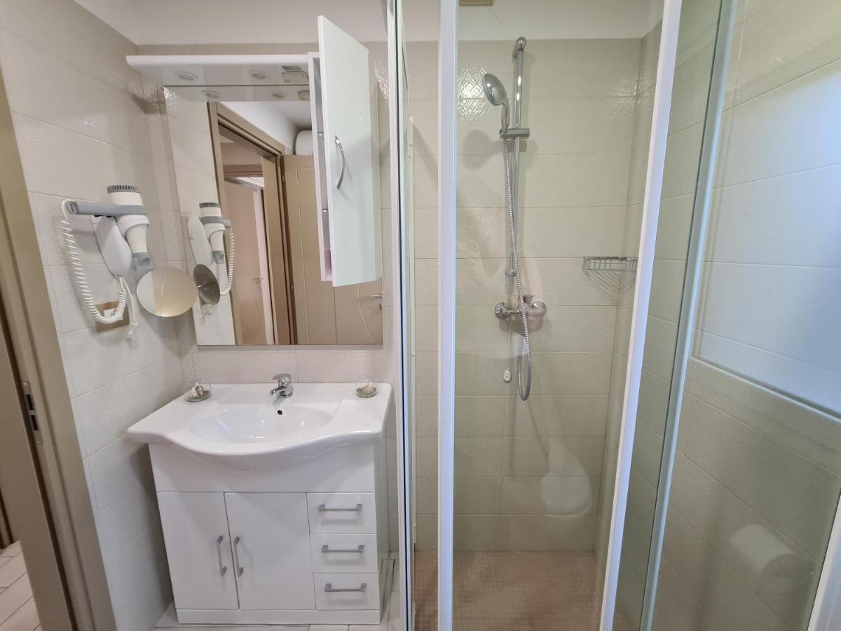 Nero D'Avorio Apartments Rimini Eksteriør billede